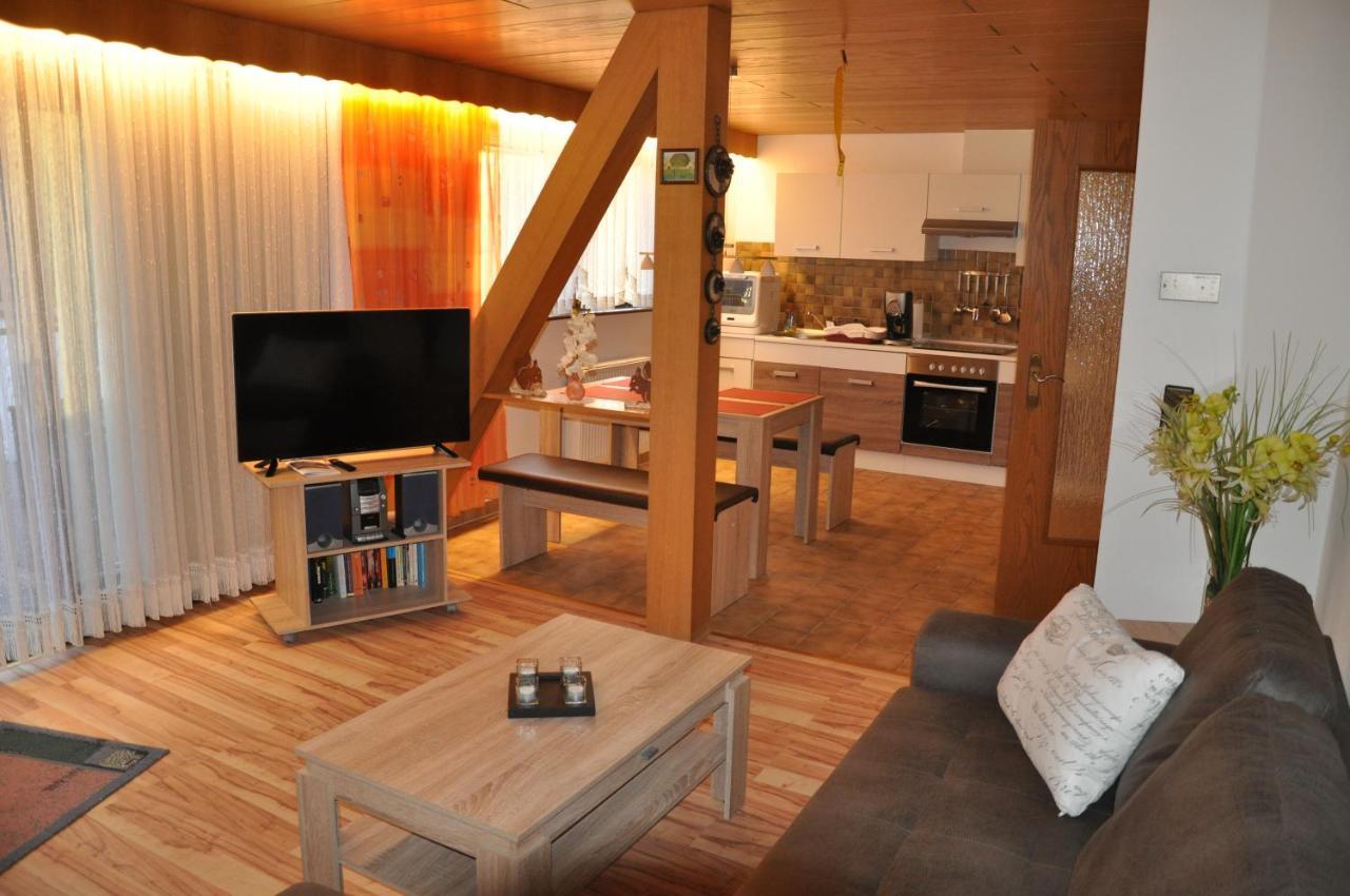 Rentrisch Am Waldrand Apartment Sankt Ingbert Bagian luar foto